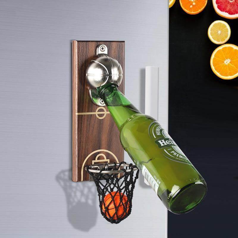Abridor de botellas de pared con forma de baloncesto